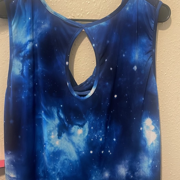Women’s galaxy top! - Picture 4 of 5